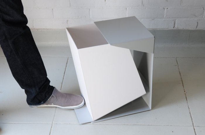 minimalistický kôš na pedál, ktorý navrhol Grace Lee Pedal-bin-minimalissimo-wastelee-grace-lee-design