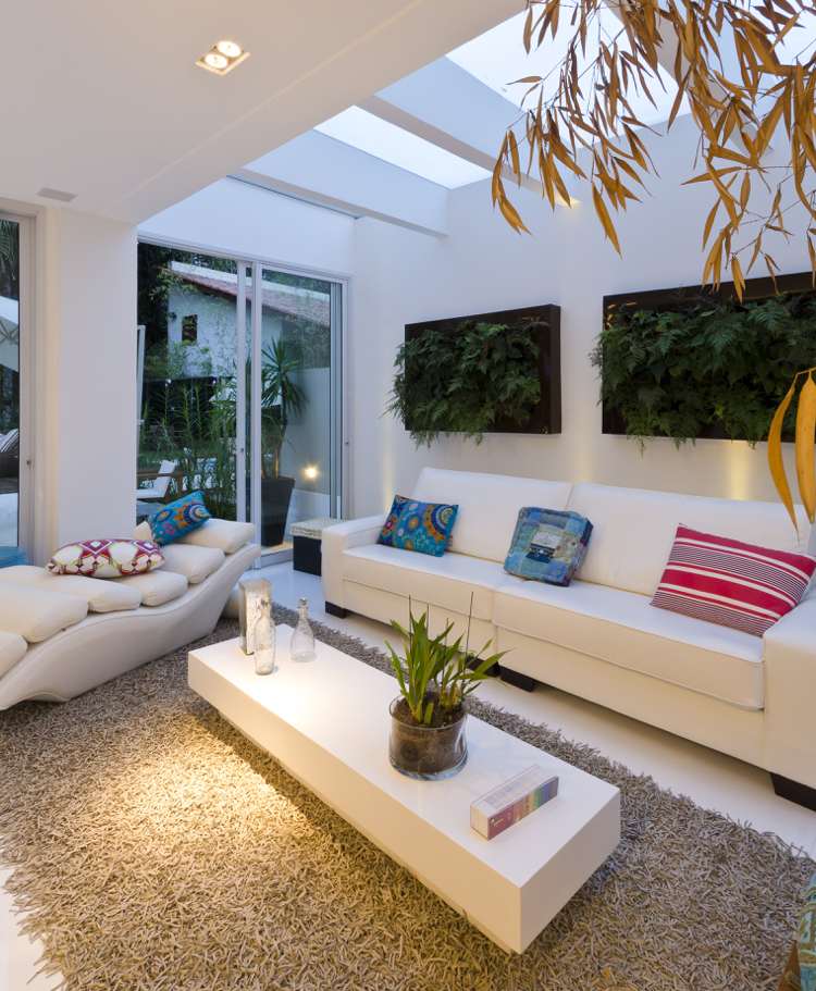 rady pre zariadenie obývačky-moderný-svetlo-biely-nízky nábytok