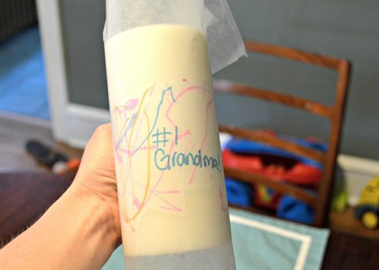 Darovanie DIY sviečky babičke - návod na hodvábny papier a voskovaný papier