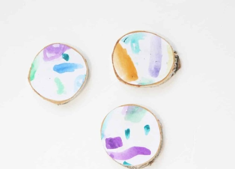 Tácky ako darčeky pre babku a dedka s obrázkami detí