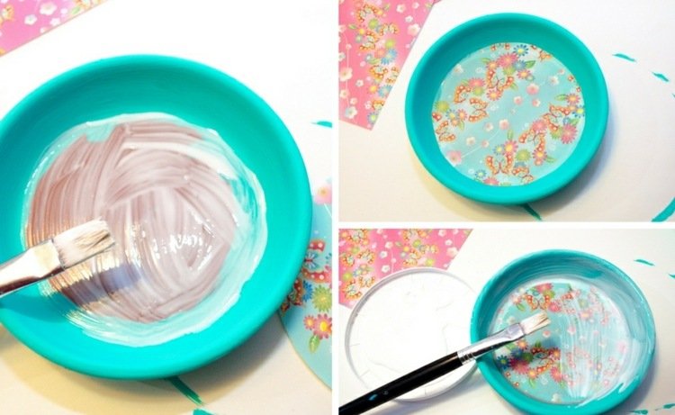 Doštičky natrieme akrylovou farbou a papier zafixujeme lepidlom na obrúsky