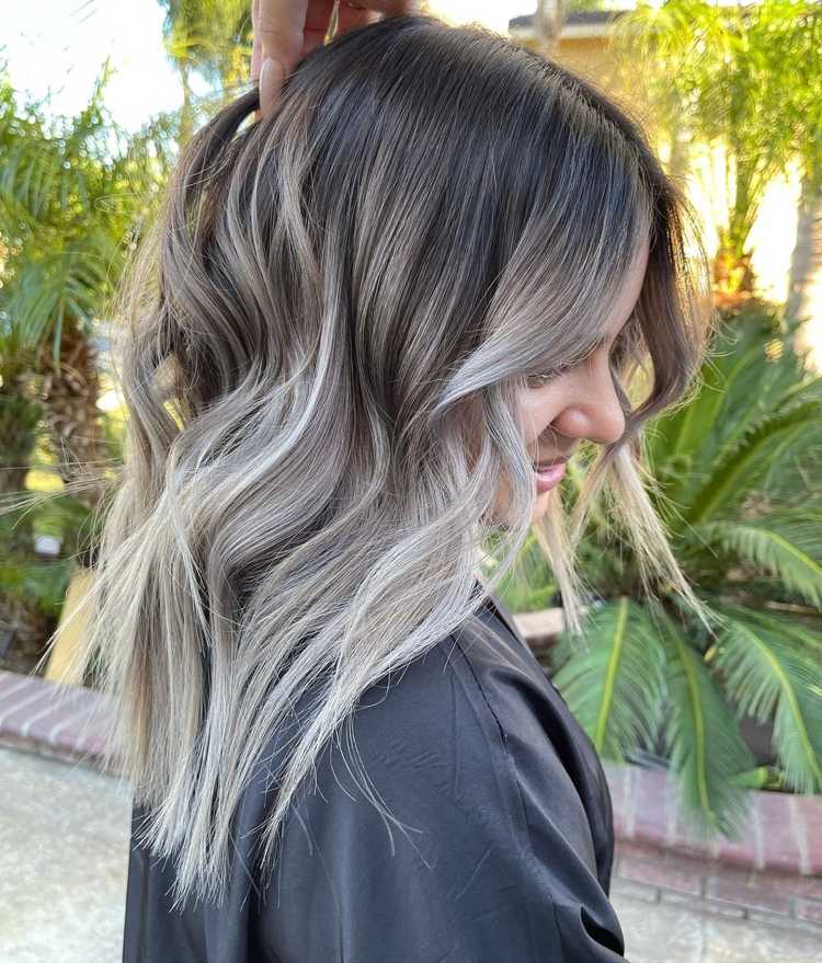 Balayage od hnedej po svetlošedú