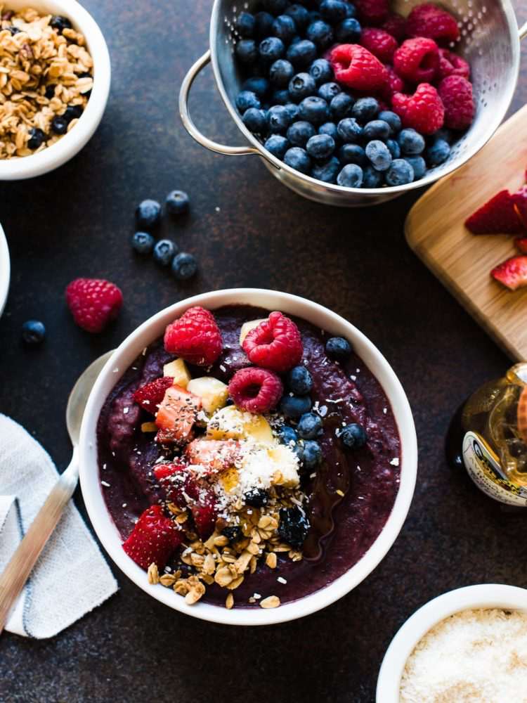 Smoothie Bowl Vegánske jahody Čučoriedky Kokosové chia semienka