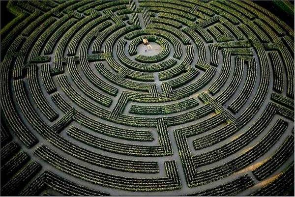 fascinujúce záhradné umenie Reignac-sur-Indre kukuričné ​​bludisko Francúzsko