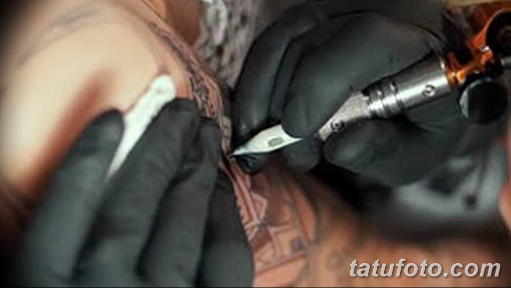 صورة لعملية تطبيق الوشم 07.12.2018 №099 - عملية الوشم -