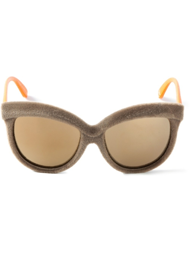 Rám okuliarov pokrytý kožušinou.Rám plastový CHIARA FERRAGNI svetlo hnedé tóny zimné slnečné okuliare