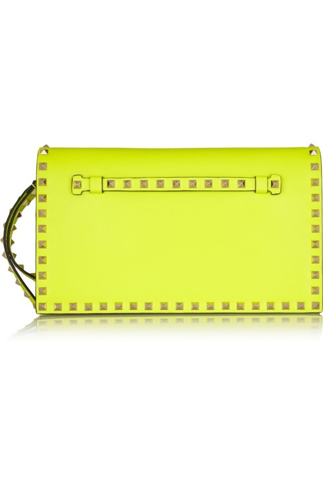 Citrónovo žltá kožená spojka s nitmi na ráfiku VALENTINO Spojovacia taška na hrany vyrobená z nitov v zlatej farbe s rúčkou na boku