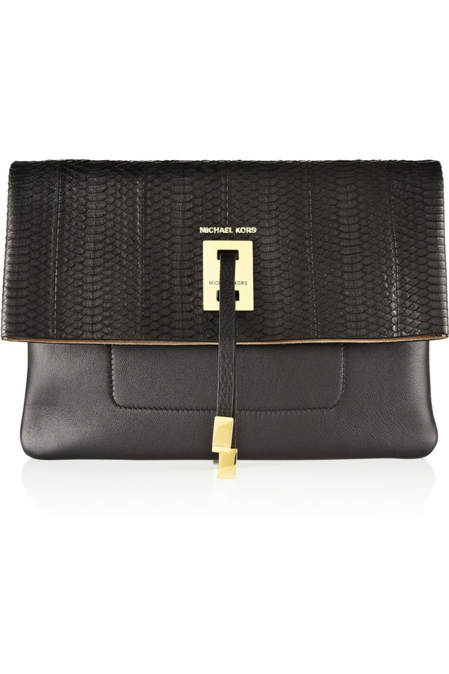 Kožená spojka s klopou zlaté logo MICHAEL KORS Kožená spojka-prešívaná-so zlatou sponou