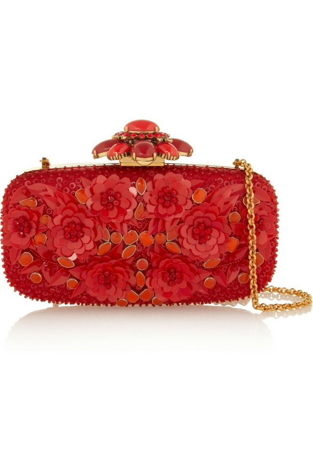 ČERVENÁ spojka s látkovými kvetmi vyšívanými OSCAR DE LA RENTA Spojková taška-box-s-bižutériou-so-zlatými retiazkami
