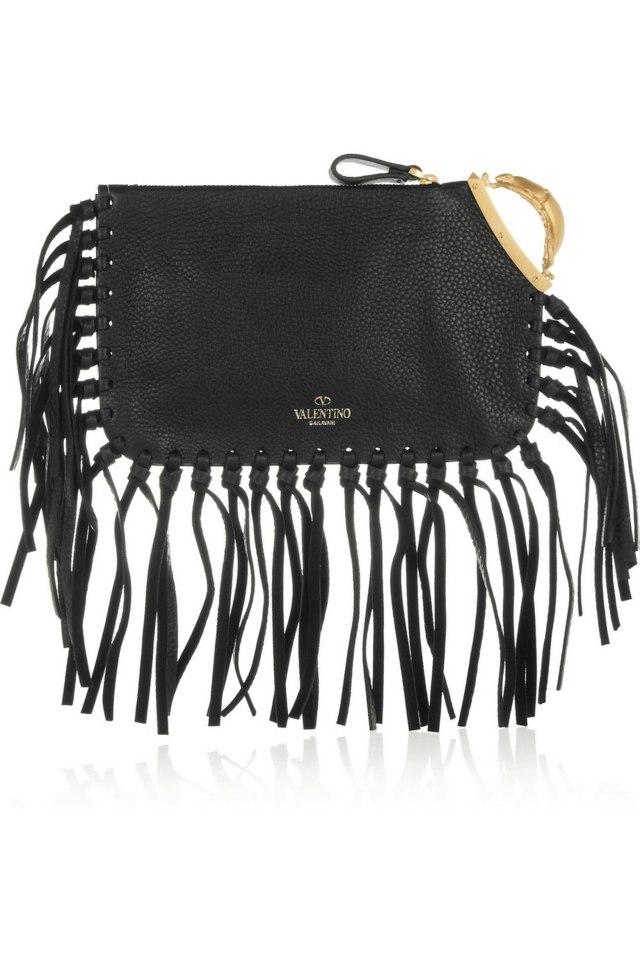 Kožená spojka s strapcami a zlatou rúčkou na boku značky VALENTINO Mini kožená spojková dizajnérska značka