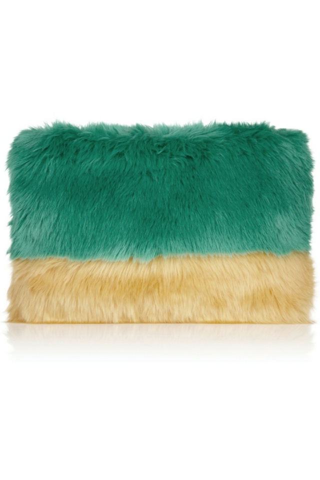 Koža zo kožušinovej spojky s klopou SHRIMPS svetlo-zeleno-zlatá-farba-spojka-s-klapkou