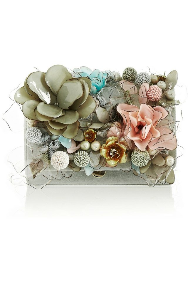 Látková spojka s látkovými kvetmi vyšívaná MARCHESA Klapková spojka pastelových odtieňov letného trendu