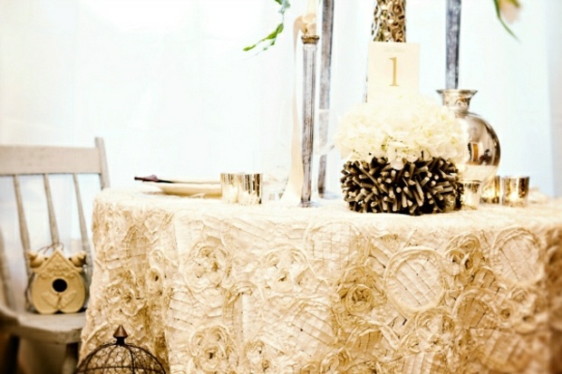 Vintage svadba v interiéri - zorganizujte vidiecku svadbu Zorganizujte vidiecku svadbu v interiéri, naplánujte si výzdobu stola