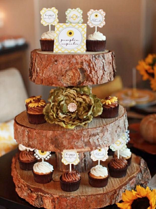 Podávanie svadobných muffinov Keske sladkostí Podávajte muffiny Keske sladkosti