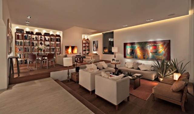 Konferenčný stolík do obývačky na stenu, drevená podlahová krytina, kreslo Drevená podlahová krytina kreslo konferenčný stolík osvetlenie koženého nábytku