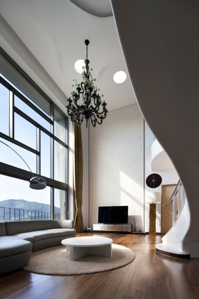 Krištáľový luster z drevenej podlahy, béžový okrúhly koberec Luster béžový konferenčný stolík z okrúhleho koberca bielej farby