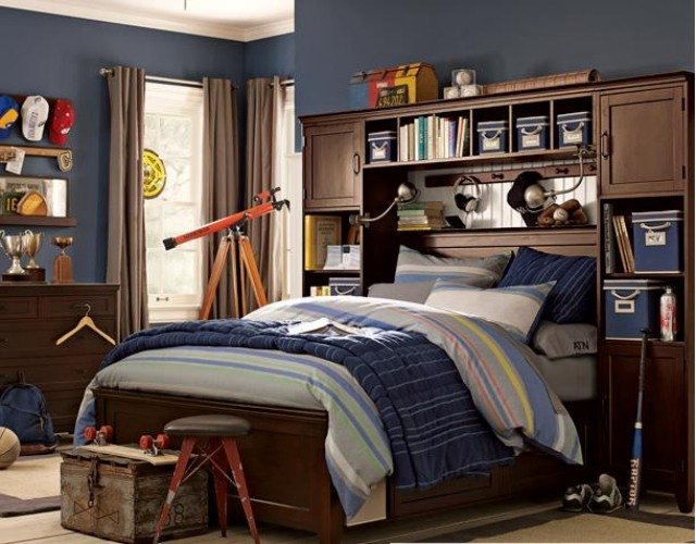 zariadenie izby pre mládež-nápady-farby-tmavo-modrá-maľba na stenu-drevená posteľ