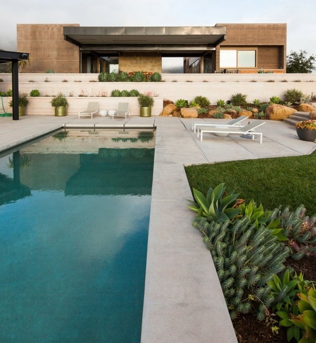 nápady na dizajn bazénové kamene viacúrovňové