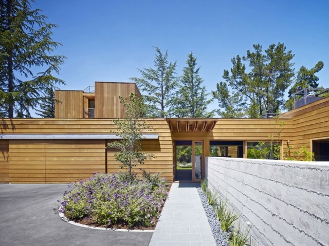 moderné minimalistické nápady záhonová betónová stena