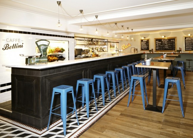 Cafe Bellini Švajčiarsko drevená podlaha Retro štýl drevenej podlahy Cafe Bellini vo Švajčiarsku