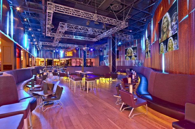 Nočný bar Bourbon Room v USA Izbový nočný bar, interiérový dizajn USA