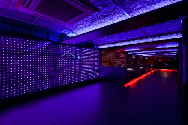 Liverpool Baa Bar LED osvetlenie Dizajn zariadenia s LED osvetlením ružové bodky