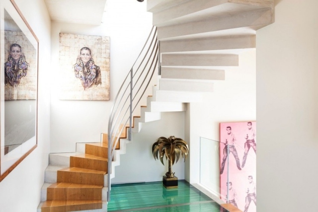 Polkruhové drevené schody s parapetmi-interiérové dekorácie Drevené schody-schody-polo zakrivené-interiérový-dizajn-nápady