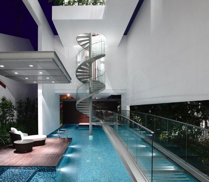 Moderné nerezové schodisko v luxusnej vile Schodisko-dizajn-nápady-točité-schodisko-moderné