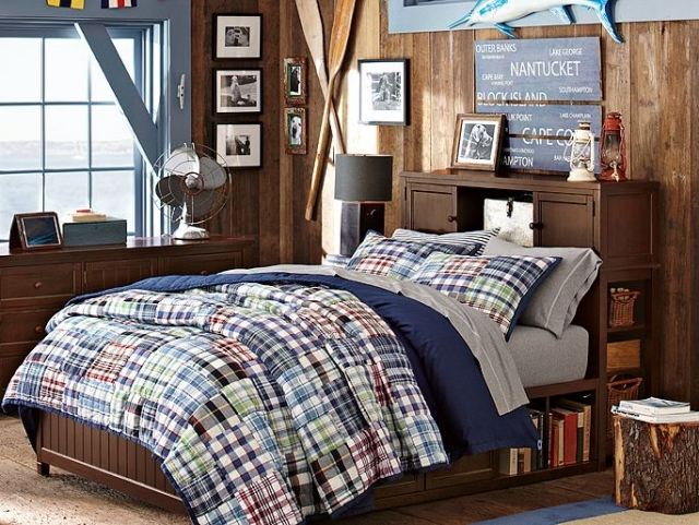 kmeň-s-posteľou-box-posteľ-skriňa-bočný-stôl-rustikálny-kmeň stromu