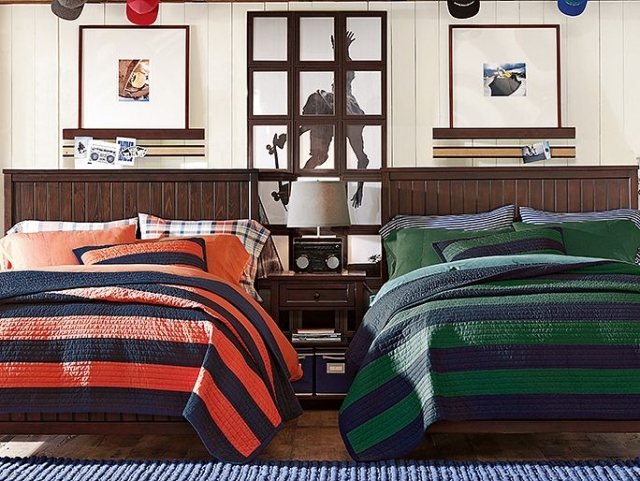 posteľ-s-posteľou-box-izbový nábytok-súrodenci-chlapci-korčuliar-nástenná maľba