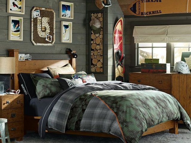 Nástenný závesný skateboard na tému športového zariadenia