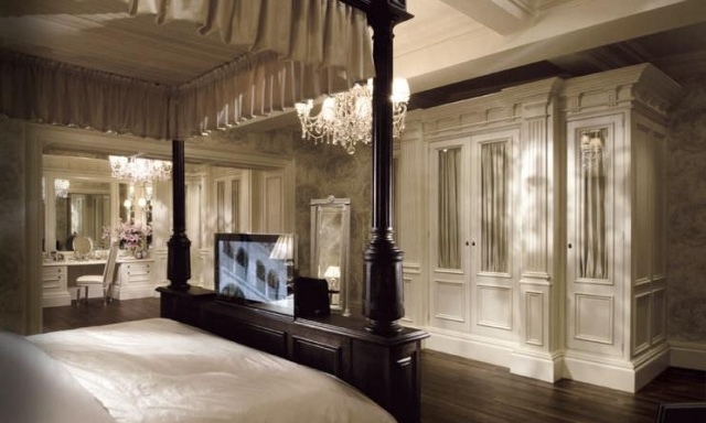 šatník klasického dizajnu biela spálňa z dreva COOL LUXE clive christian klasický šatník biela drevená spálňa COOL LUXE clive christian