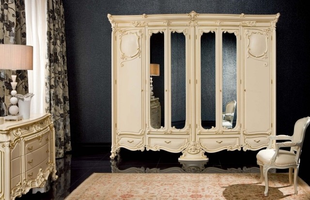 Štýlový šatníkový dizajn so zrkadlovými ozdobnými detailmi z kremíka pandora štýl šatník zrkadlo ozdobené detaily pandora silica