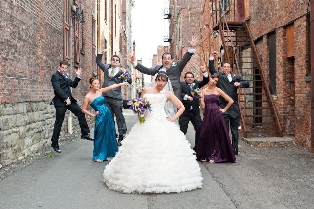 nápad na svadobnú fotografiu vtipná skupinová fotografia troy franklin vtipné svadobné fotografie nápad funny-group-photo-troy-franklin