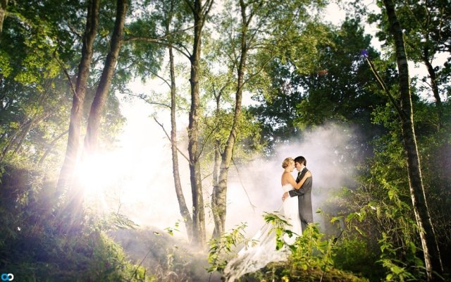 svadobná fotografia efekty lesnej hmly Alex Beckett svadobné fotografovanie-lesné hmly-efekty-Alex-Beckett