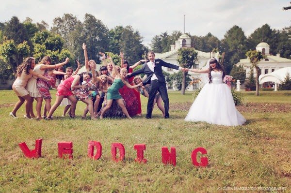 svadobné fotografie nápady vtipné skupinové fotografie nevesta ženích svadobné fotografie-nápady-vtipné-skupinové-fotografické-nevesty-ženícha