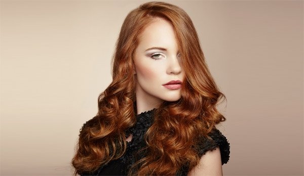 klasická vlna hairstylingová vitrína nádhernej hrivy abi party šaty vlasy klasický vlnený styling krásna hriva