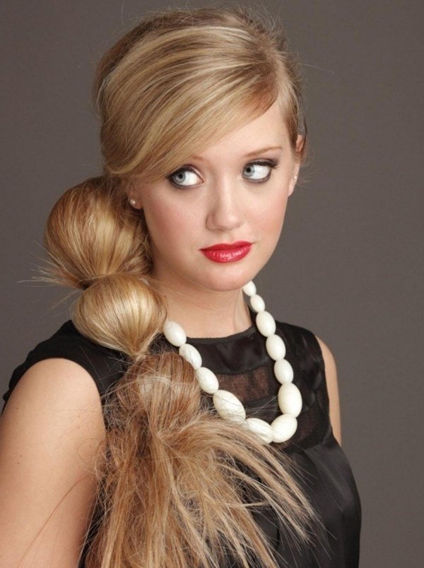Formálne účesy pre dlhé vlasy s bočným chvostom nápady hairstyling pre dlhé vlasy nosenie chvosta bokom