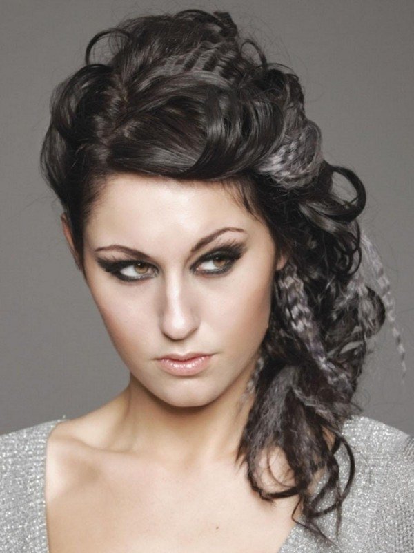 Účesy Trendy-2014 pramene farebných plesov moderné účesy 2014 plesové vlasy farbené na ples