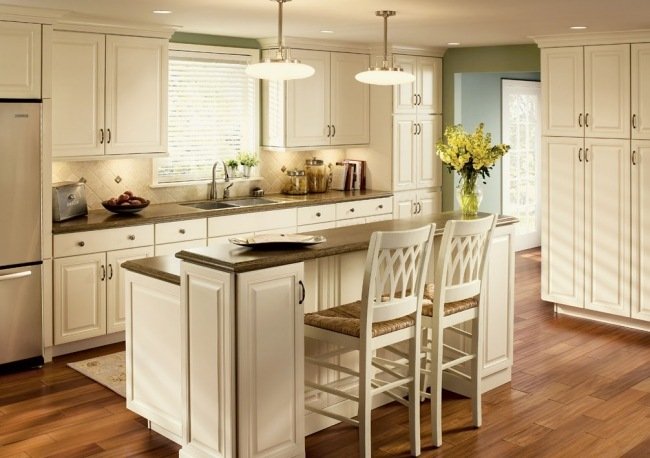 nápady na dekoráciu žltých kvetov pre dizajnérov tradičný kuchynský ostrov