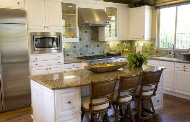 modrá kuchyňa nápady na zadnú stenu pre dizajnérov tradičný kuchynský ostrov