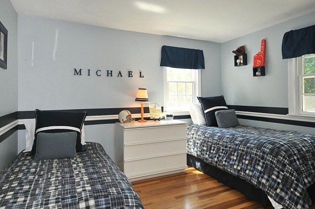 detská izba-chlapci-svetlo-šedá-farba na stenu-čierna-akcenty