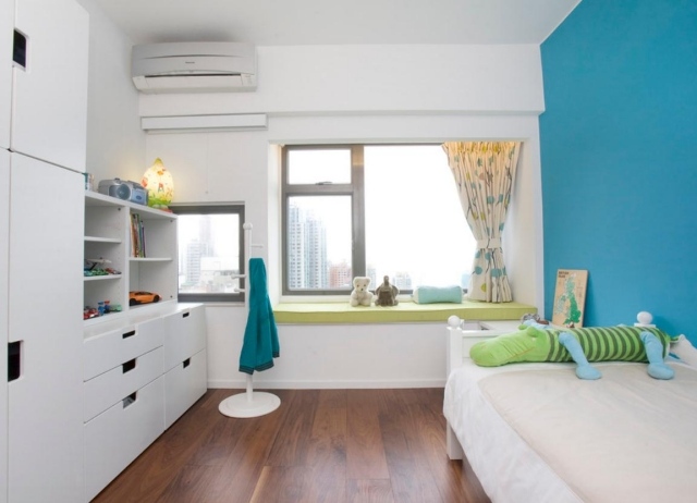 detská izba-izba pre mládež-prízvuk stena-obloha modrá-lavica-okno