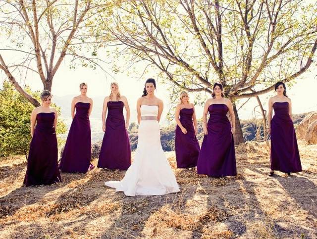 fialové hroznové orgovánové šaty pre družičku v dĺžke po plecia purpurovo-hroznovo-purpurové-nuansy-mimo-ramena-na podlahu-šaty-družičky-šaty