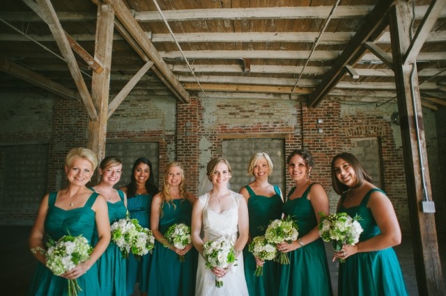 zelené smaragdovo zelené šaty pre družičku s ramienkami zeleno-smaragdovo-zelené-družičkové-šaty-na-ramienka