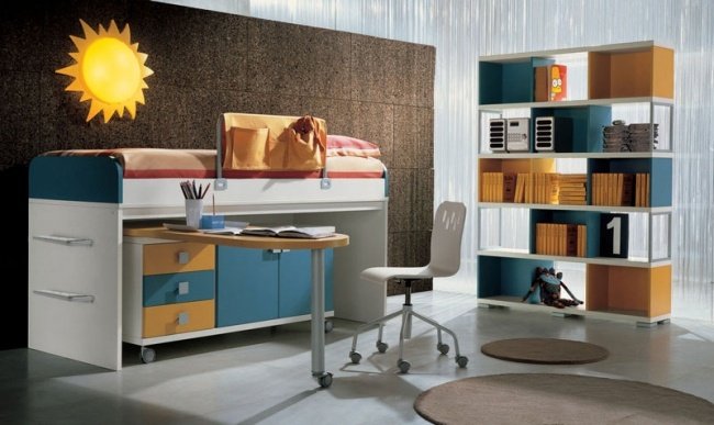 nápady miestnosť pre mládež malý chlapec oranžovo modrý pracovný kútik