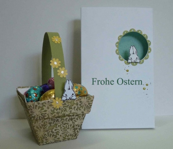 Čokoládové vajíčka, veselé veľkonočné pohľadnice, veľkonočné košíky