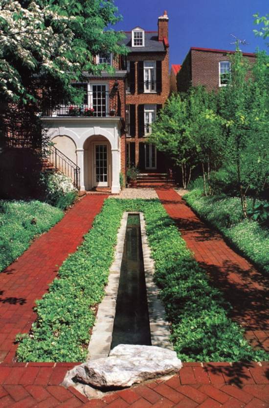 záhradný dizajn predzáhradky kanála z hnutia umenia a remesiel