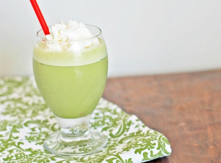 Príprava matného práškového latte so smotanou matcha-latte-recept-príprava-ľahké-rýchle