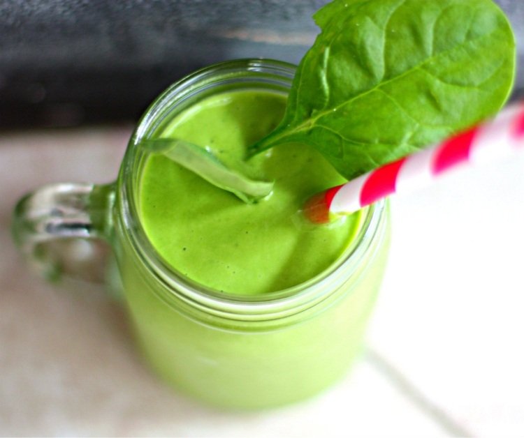 zelené detoxikačné smoothie s práškom matcha recepty matcha detox-smoothie-zelený-špenát
